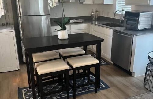 Rosenberg House | Beautiful comfortable one bed room home.