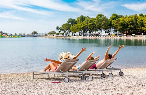 Monterol Apartment | Holiday apartment with WiFi and air conditioning