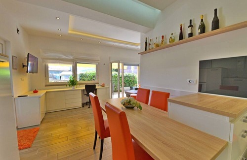 Trinajstici House | Koalas Nest Home & Apartments by Interhome