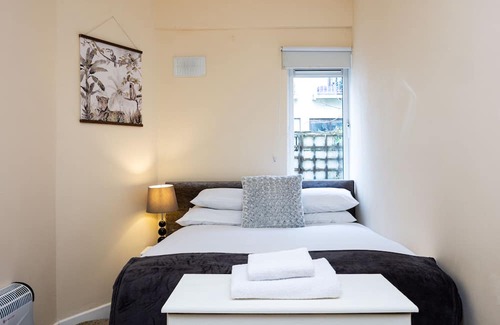 Grand Canal Dock Apartment | Charming 2 Bed Apartment - 5mins to Aviva stadium