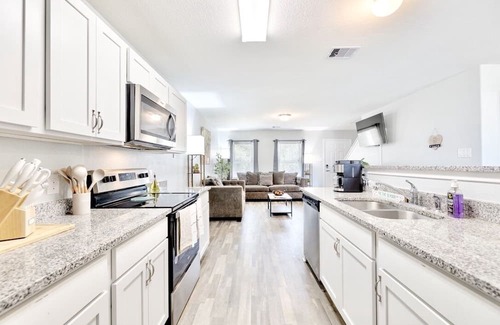 Livingston House | Private Lake Livingston Retreat with Amenities!