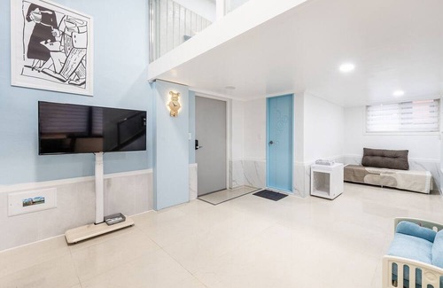 Oeseo House | Gapyeong Mountain Dog Pool Villa