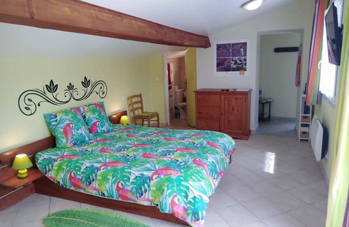 Saint-Bardoux Cabin | Gîte Naturiste Drôme Avec Séjours Bien-être : le Calme en Pleine Nature !