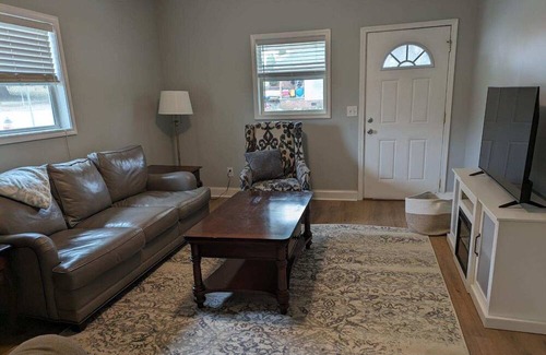 Kannapolis House | Fully furnished cozy 3-bed 2 ba house 1 mile from downtown charming Kannapolis.