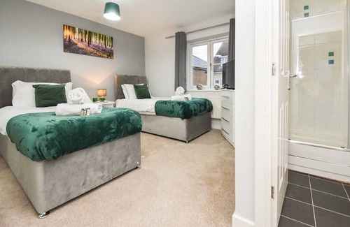 Bletchley House | Luxury MK City Boutique House