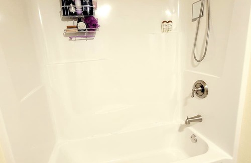 Brinnon Cottage | ZEN River Retreat & Spa Sanctuary w/Hot Tub, Sauna, Massage Chair & cabins