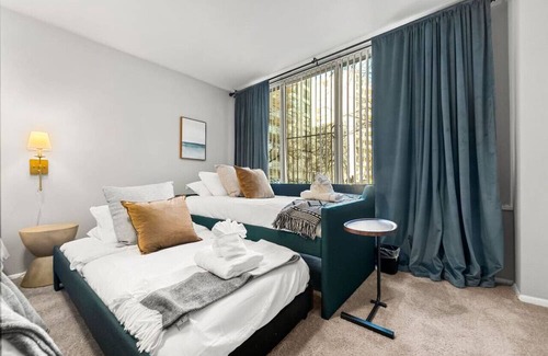 Crystal City Apartment | Peaceful DC Getaway Near Metro, Pool, FREE PARKING
