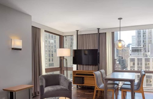 Turtle Bay Resort | Bring your friends and celebrate New Year's Eve in NYC! Sleeps 6 /2 BDRM