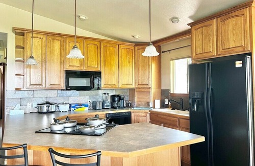 Castle Rock House | Vintage View House | Hot Tub | Castle Rock | I-25