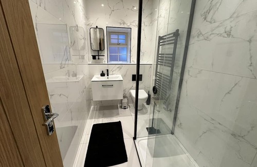 Oakham Apartment | Hudson Apartment - 2 Bedroom Oakham Centre