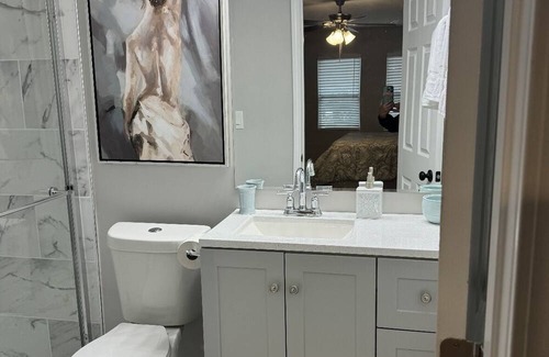 Church Street House | Elegant 4 bedroom home sleeps 6-8! Private Backyard