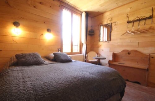 Anlhiac Bed & Breakfast | Atelier romantic bedroom