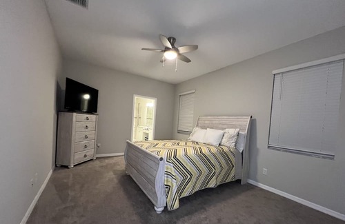 Zephyrhills House | Enough bathrooms for everyone. Home in a central location!