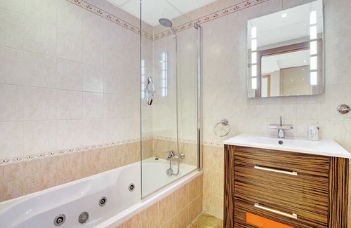 Pueblo Mascarat Apartment | Apartment 'Altea Dorada' with Sea View, Wi-Fi and Air Conditioning