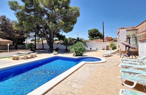 Miami Platja Ski Chalet | Chalet Mimosa Oasis