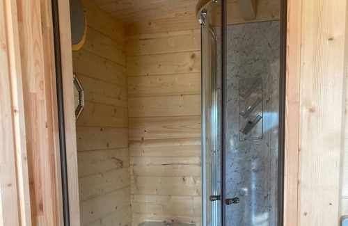 Chesterfield Cabin | Captivating 1-Bed Lodge in Chesterfield