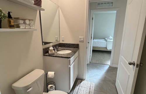 Sanford Bed & Breakfast | Cozy private room with Lake view