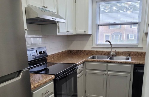 Greenville House | Newly Renovated Townhouse