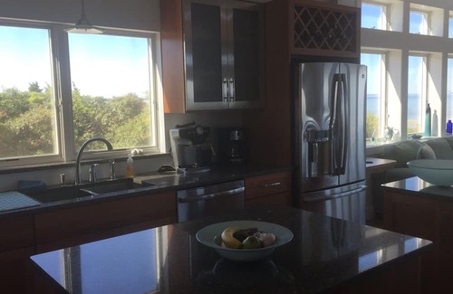 North Eastham House | Dragonfly: A Contemporary and Comfortable Classic, Spectacular View of the Bay!