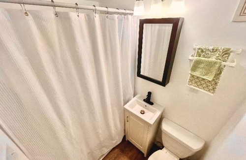 Robbinsdale Apartment | Cozy Tranquil One-Bedroom in Minneapolis by Victory Memorial Parkway