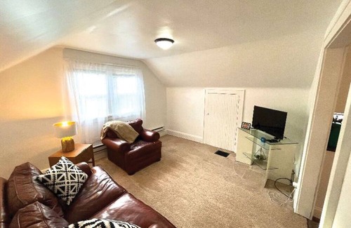 Robbinsdale Apartment | Cozy Tranquil One-Bedroom in Minneapolis by Victory Memorial Parkway