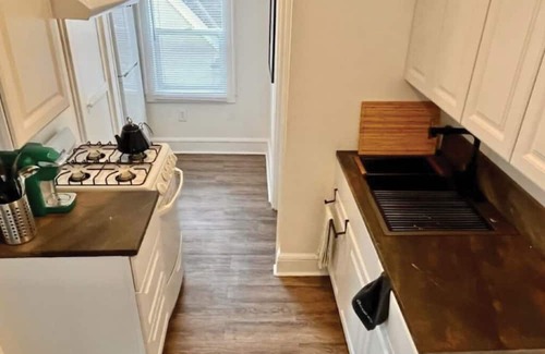 Robbinsdale Apartment | Cozy Tranquil One-Bedroom in Minneapolis by Victory Memorial Parkway