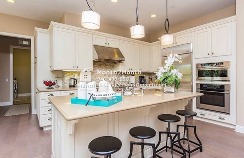 Irvine House | Cummings Bay #6747