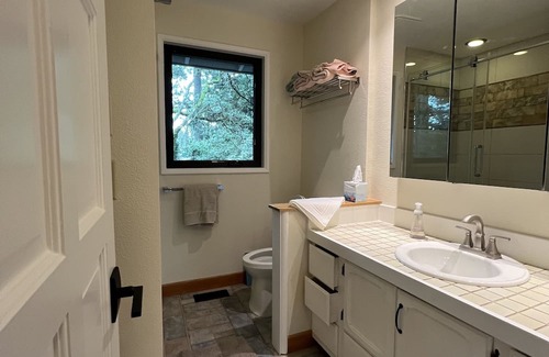 Sylvan - Highlands - Southwest Hills Apartment | Portland urban Treehouse