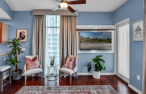 South Eola Condo | 2/2 PENTHOUSE DOWNTOWN with large Billiard room