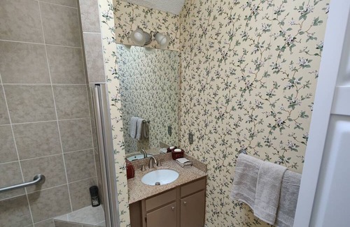 Hanahan House | Beautiful Townhome with 2 Master Suites