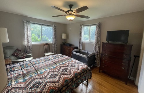 Capitol Heights House | Minutes to DC, MGM Casino, Outlets, Gaylord, National Harbor, DC National Mall