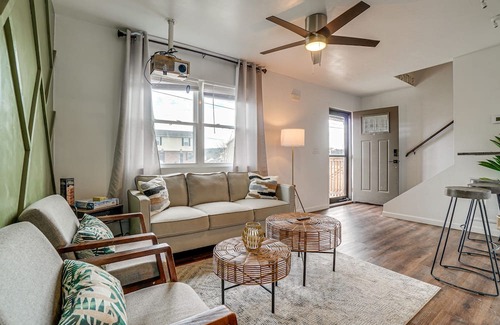Nashville House | Charming Townhome - 8 Mi to Downtown Nashville!