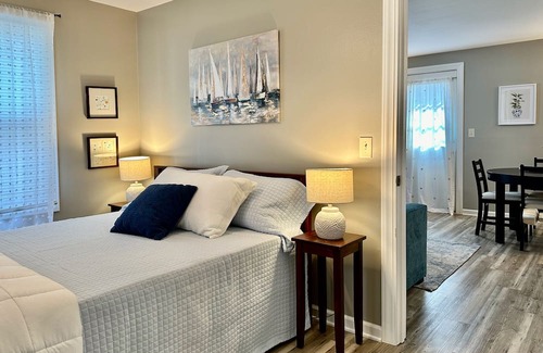 Excelsior Cottage | Charming cottage steps from lake, shops & more!