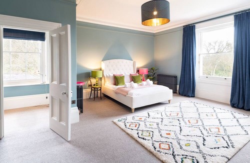 Budleigh Salterton House | Knowle House - Stunning Country House Sleeps 12 Devon Heated Pool, Dog Friendly