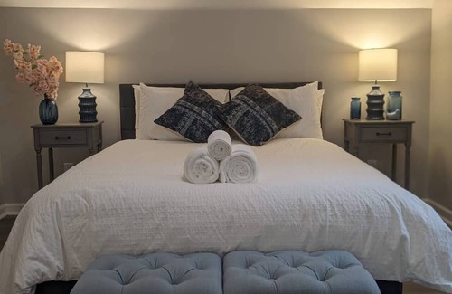 West Central Apartment | Luxury Apt near Electric Works