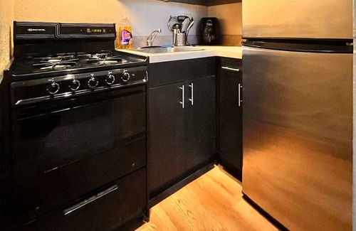 Midtown Apartment | Centrally Located Midtown Apartment