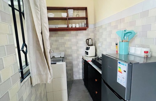 Horley Apartment | 10 minutes to the indian ocean beach! Suitable for longer and short stays