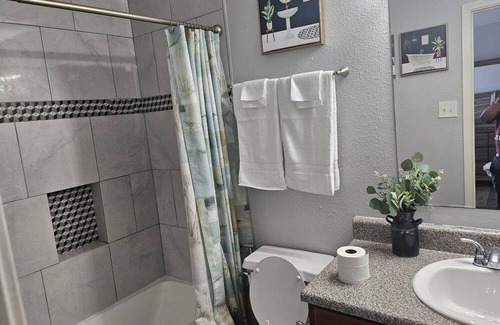 Galveston Condo | Beachy, Island getaway condo!