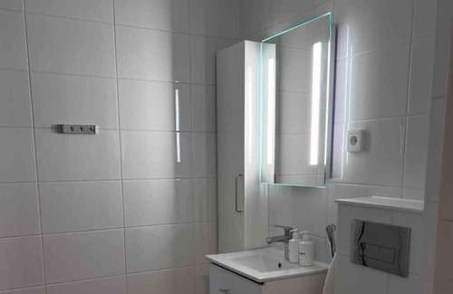 Kallio Apartment | Modern, stylish 14th floor studio