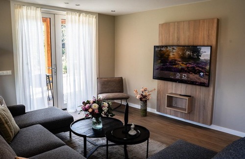 Municipality of Ede House | The pleasant Forest Villas are suitable for up to eight persons and have four bedrooms with en-suite bathrooms including a toilet and one separate toilet. The rooms are divided over two floors.