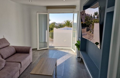 Almerimar House | Holiday Home 'Apartamento Gaviota 7' with Shared Terrace, Wi-Fi and Air Conditioning