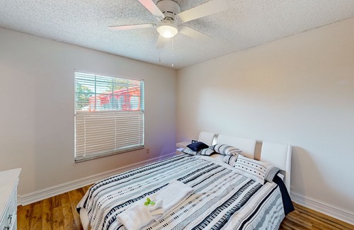 Eagle Lake House | Dog-friendly charming home with enclosed pool, large lanai, desk, & open layout