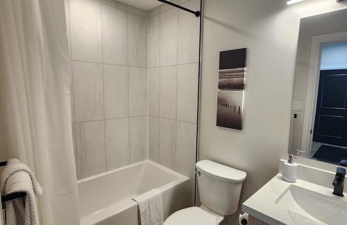 Kitchener Apartment | Trendy Large 1 Queen Bed Studio Prime Downtown Location!