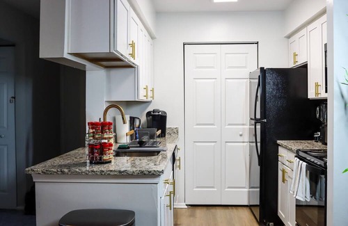 North Central Apartment | Luxury Apartment - 10 min from oceanfront