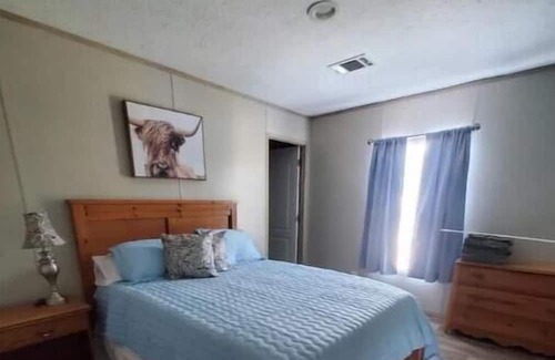 Silver Springs Cabin | 3 Bedroom 2 bath 3 stall Pole barn cabin in the Ocala National Forest