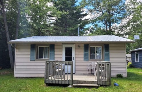 Oscoda Cabin | Bungalow #8 w/ 2 Bedrooms