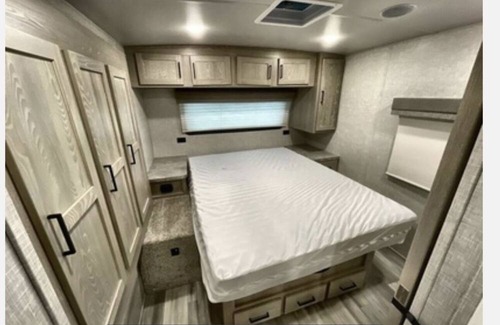 Elmo House | Cozy 2-Person RV Getaway