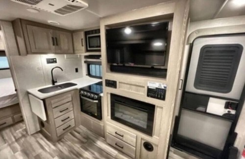 Elmo House | Cozy 2-Person RV Getaway