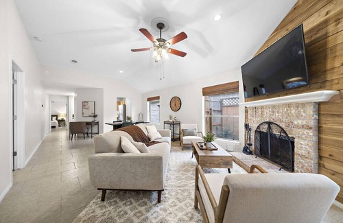 Tomball House | Tomball Tranquility: 3BR/2BA Gem!
