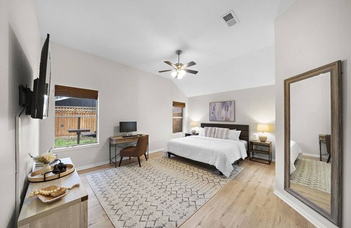 Tomball House | Tomball Tranquility: 3BR/2BA Gem!